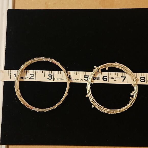 Lot of 4 silvertone bracelets - Picture 9 of 11